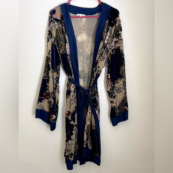 Willow & Clay Other - Willow and Clay bohemian velvet floral sheer robe kimono in size S/M